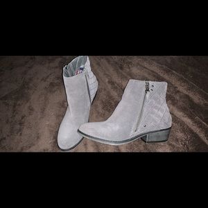 White Mountain Booties